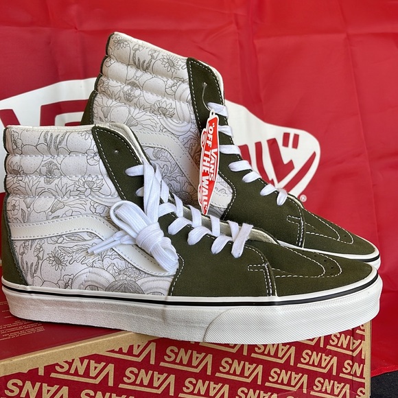 Vans Sk8-Hi
Desert Skulls Grape Leaf/
VNOA32QGRQV
Sneakers
MENS - Picture 7 of 16